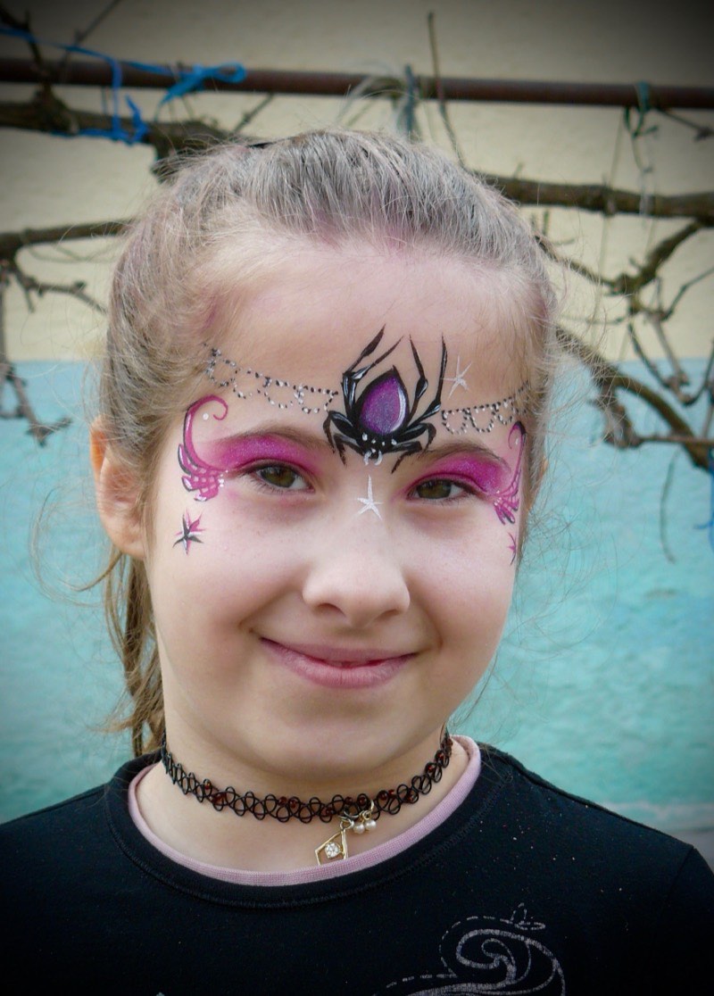 Pókhercegnő – Arcfestés – Vári Juliánna munkája